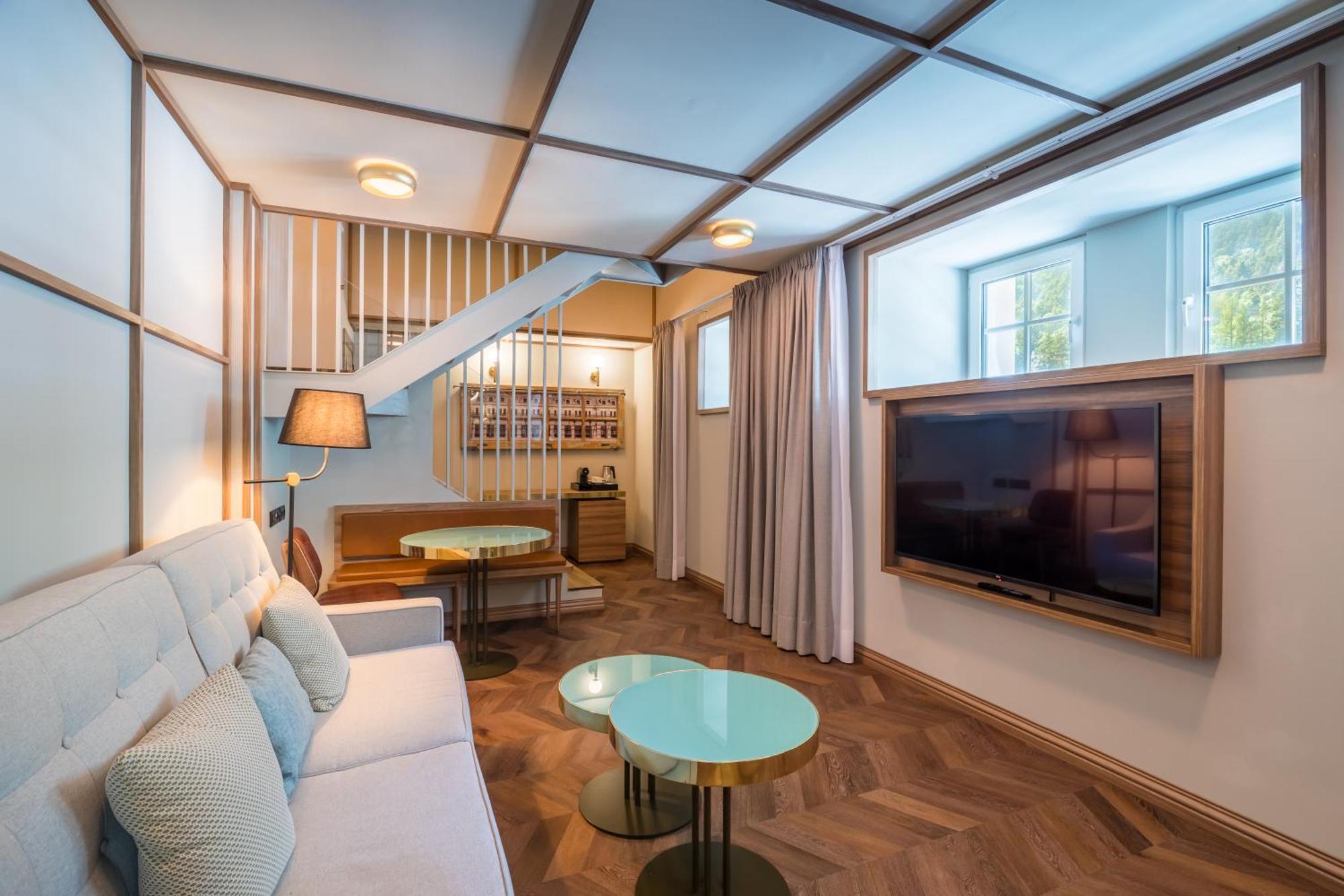 Canfranc Estacion, A Royal Hideaway Hotel - Gran Lujo Exterior foto A suite at the hotel
