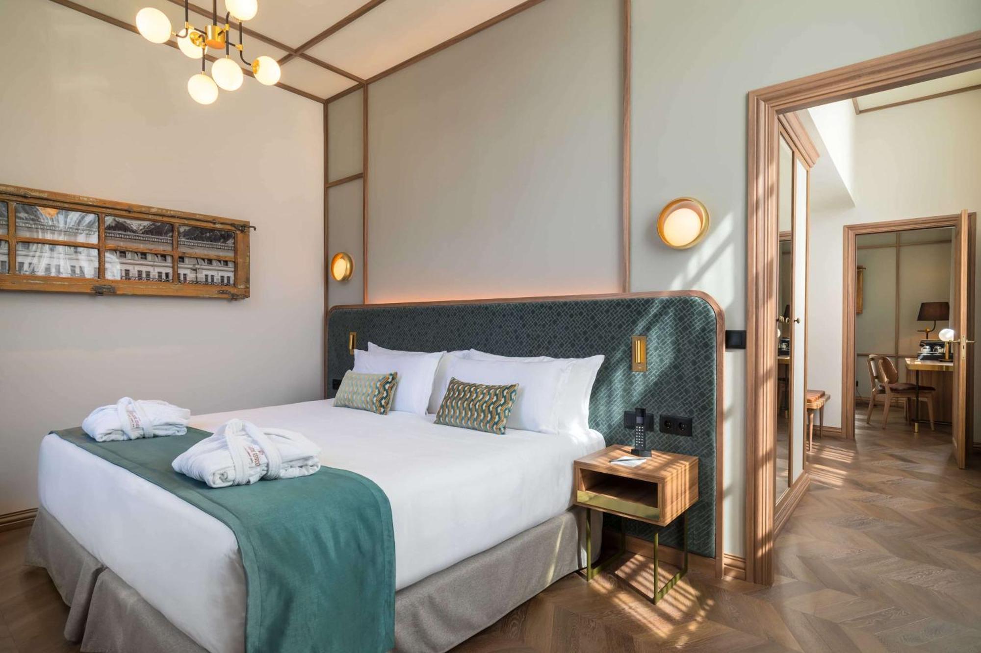 Canfranc Estacion, A Royal Hideaway Hotel - Gran Lujo Exterior foto A bedroom at the hotel