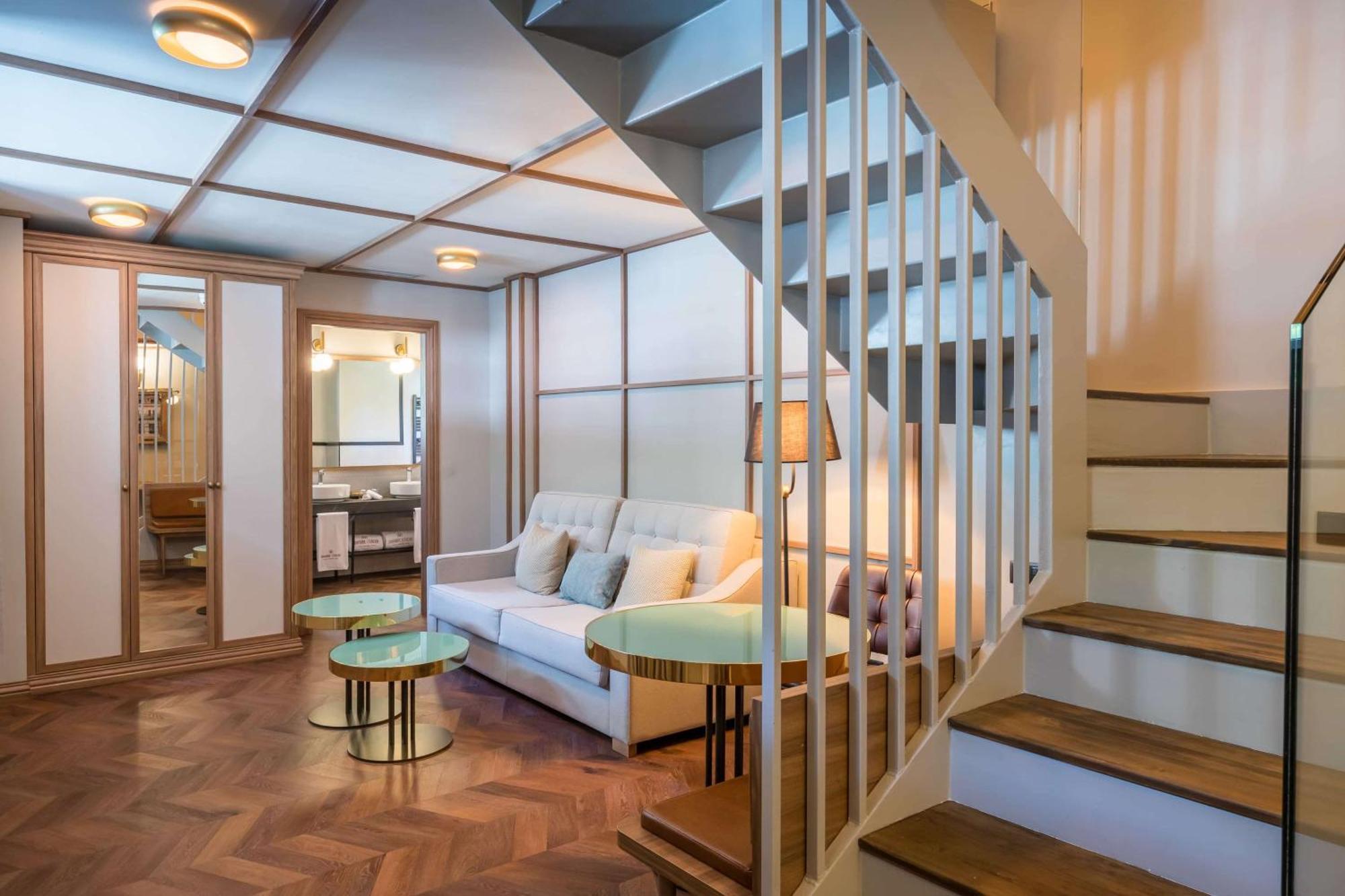 Canfranc Estacion, A Royal Hideaway Hotel - Gran Lujo Exterior foto A suite at the hotel