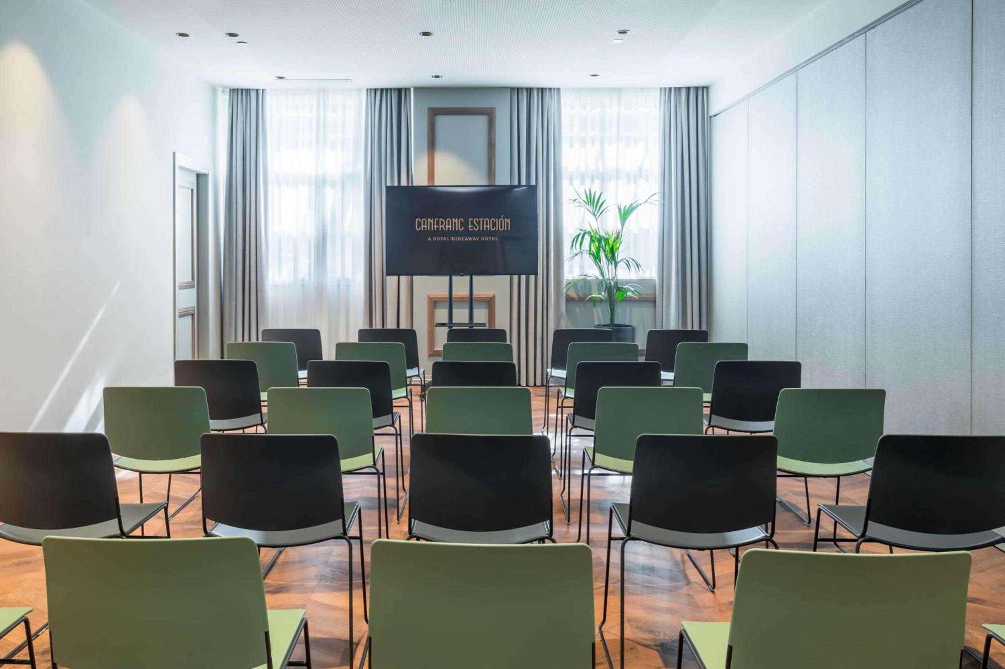 Canfranc Estacion, A Royal Hideaway Hotel - Gran Lujo Exterior foto Meeting room