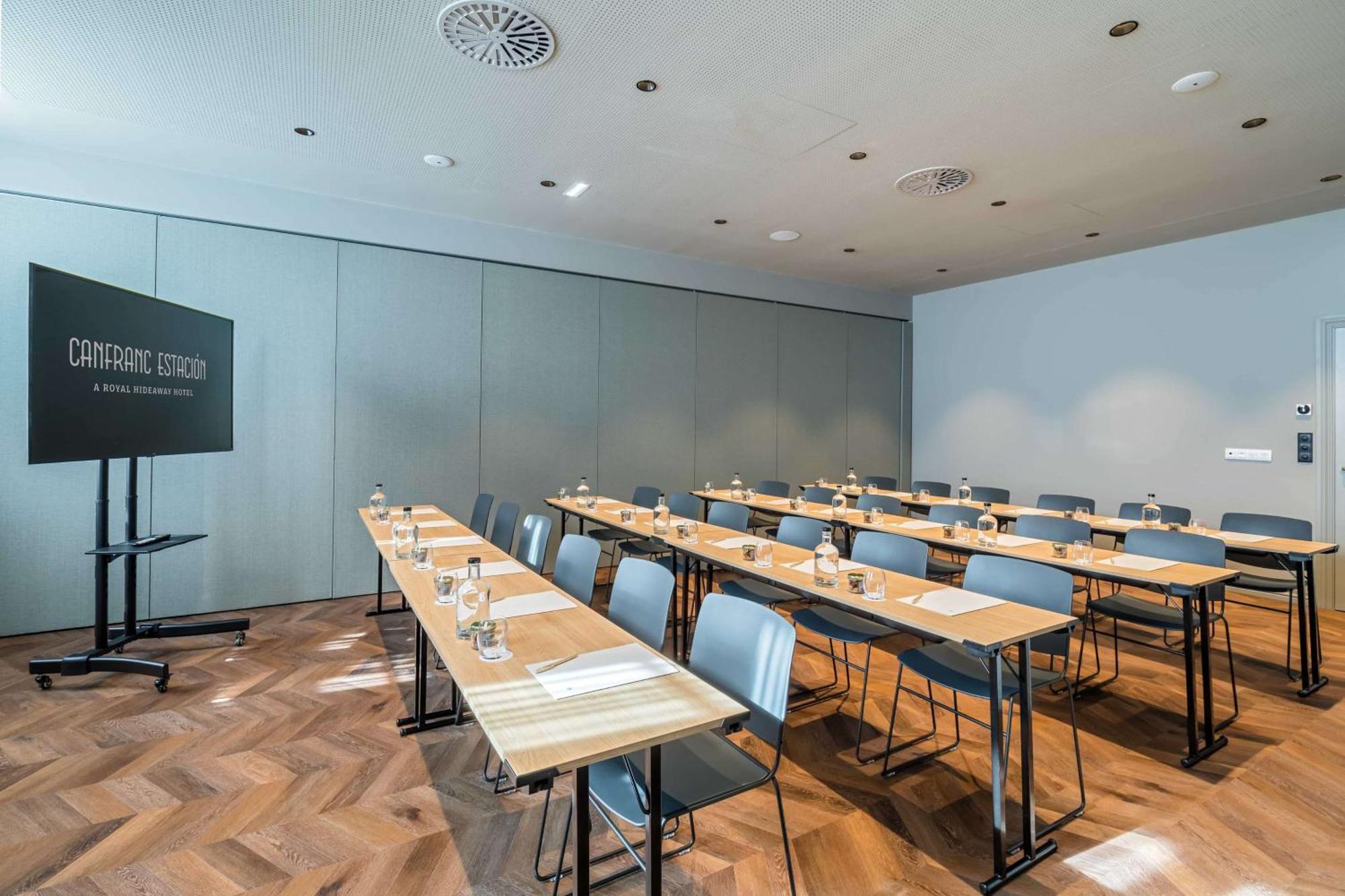 Canfranc Estacion, A Royal Hideaway Hotel - Gran Lujo Exterior foto Meeting room
