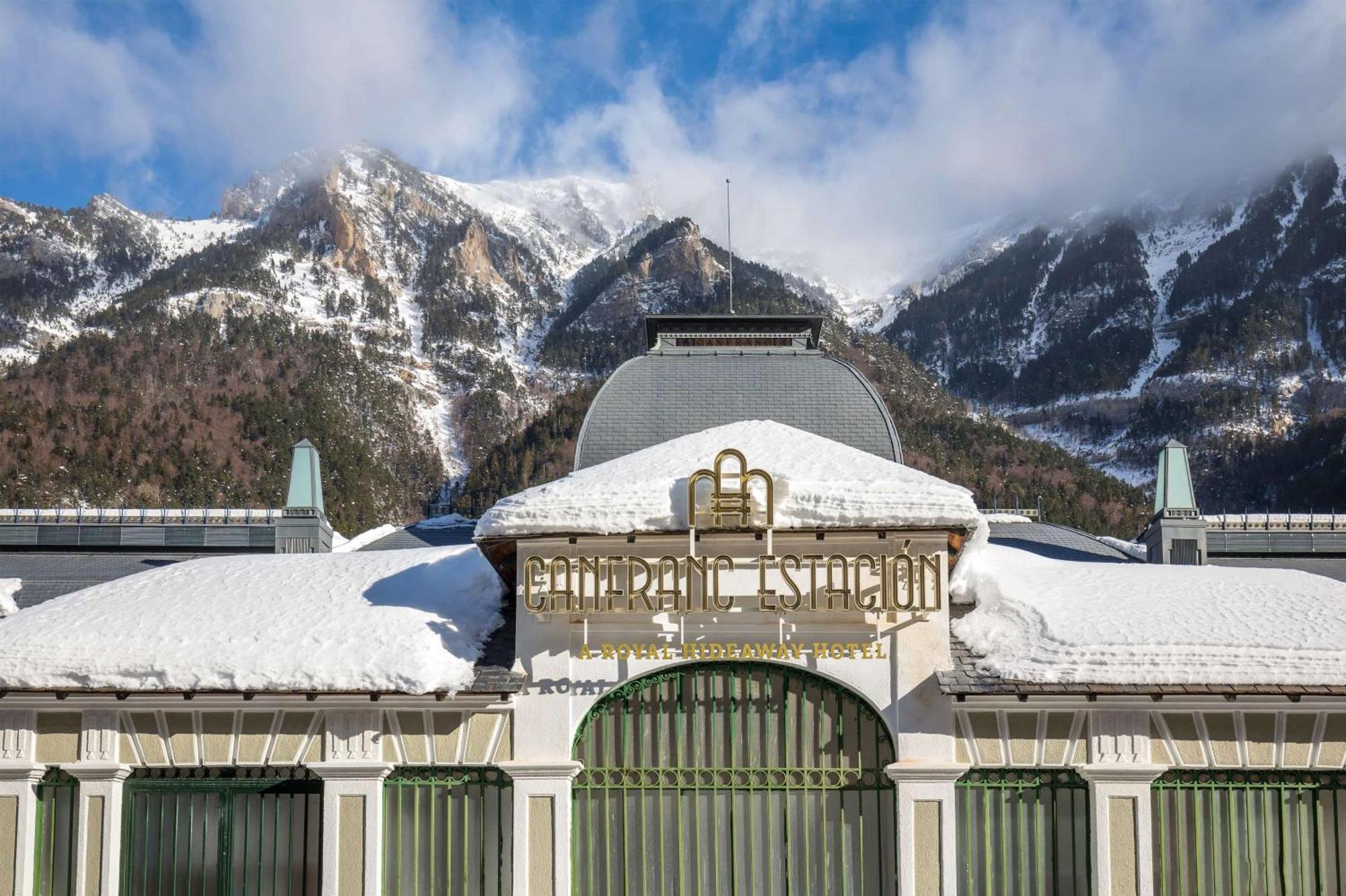 Canfranc Estacion, A Royal Hideaway Hotel - Gran Lujo Exterior foto The station building